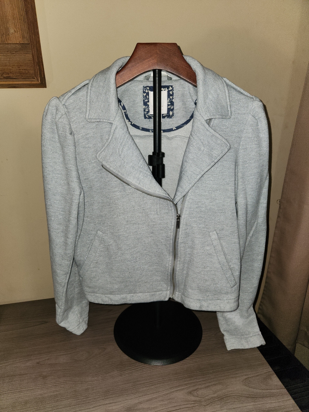 LC Lauren Conrad Light Gray Zip-Front Moto Blazer